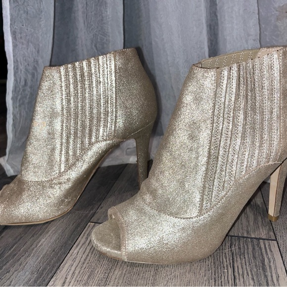Jimmy Choo Brenna Metallic Heel - Picture 3 of 10